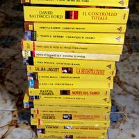 Lotto 21 libri giallo mondadori