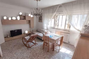 Luminoso - in posizione strategica