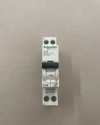 Interruttore magnetotermico iC40N 1P+N C 10A 6000A