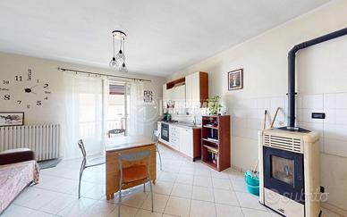 PALAZZINA CON APPARTAMENTO E RISTORANTE - STRADA V