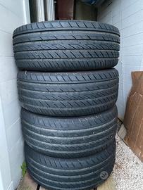 Gomme 235/45/18