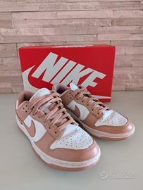 scarpe Nike Dunk rosa e bianche