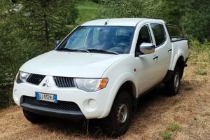 Pick-up Mitsubishi L200 Triton 2.5 DI-D 4wd (KB4T)