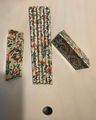 n. 6 matite con astuccio floreale- molto adatte ad