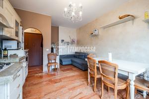 Trilocale con Balcone in zona Piazzale Udine - Mil