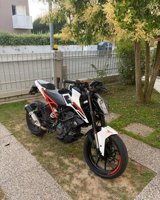 KTM DUKE 125