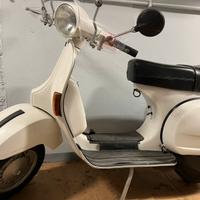 Vespa P200E