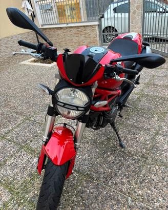 Ducati monster 796