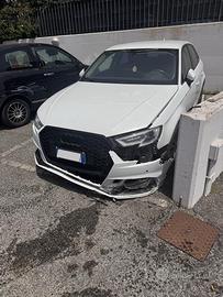 Audi a3 2017 automatica sinistrata incidentata