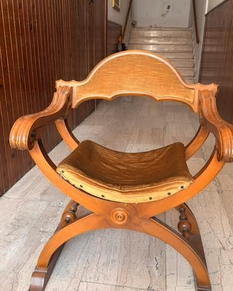 Poltrona curule stile Savonarola