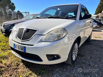 Lancia Ypsilon 1.2 Argento *NEOPATENTATI*