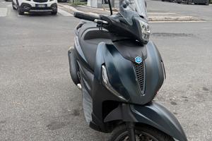Piaggio Beverly 300 S con 11200 Km  del 06/2024