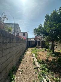 Casa campidanese con giardino