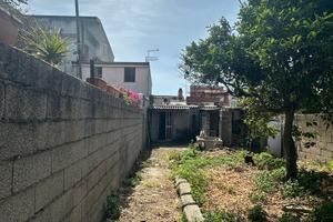 Casa campidanese con giardino
