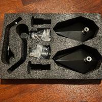 Specchietti universali per moto