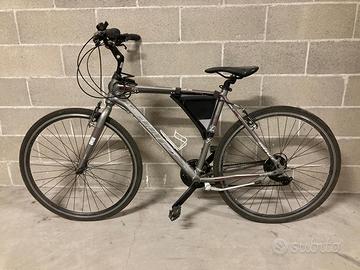 Bicicletta con cambio shimano