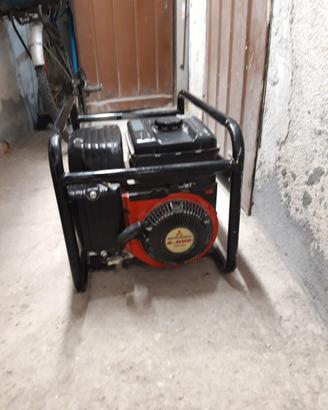 Generatore di corrente 2.1 kW, 230 V