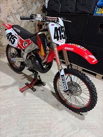 Honda cr 250 1998 rivista in tutto con 2 ore