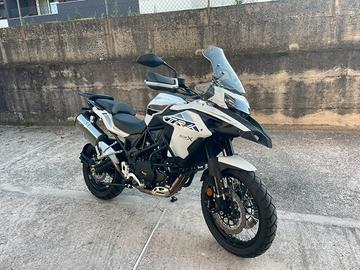 Moto benelli  trk 502