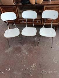 3 sedie in formica