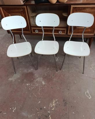 3 sedie in formica