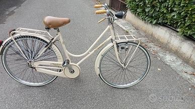 BICI  DA DONNA CON FRENI A BACCHETTA .