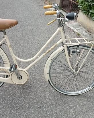 BICI  DA DONNA CON FRENI A BACCHETTA .