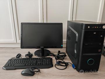 Kit PC fisso: case + monitor + tastiera + mouse 