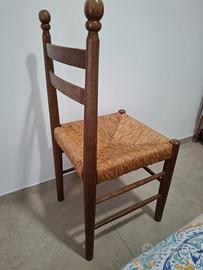 SEDIE IN LEGNO E PAGLIA