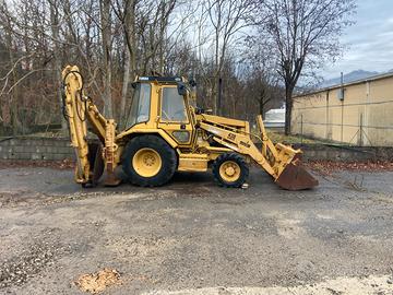 Terna caterpillar 438 anno 1993