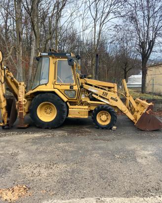 Terna caterpillar 438 anno 1993