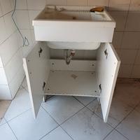 Mobiletto bagno con lavabo 