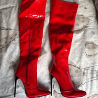 Stivali alti rossi
