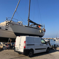 Barca a vela più motore