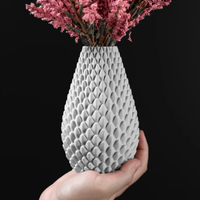 scultura vaso bianco moderno con texture in 3d