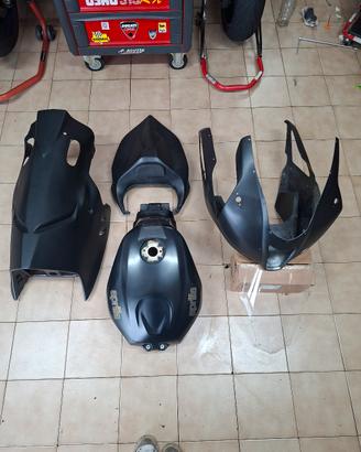 Kit carene  + serbatoio Aprilia rsv 1000