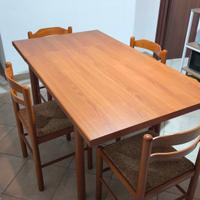 Set Tavolo e 4 sedie 