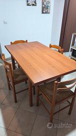 Set Tavolo e 4 sedie 