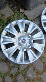 Copricerchi per Fiat da 16 pollici.