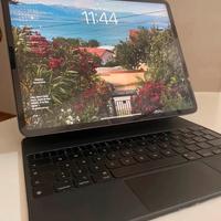 IPad 12.9 (4a generazione) 256GB, Magic Keyboard