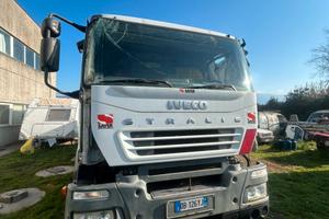 Iveco strailis 350 con gru bonfiglioli p.15000L