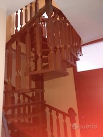 scala a chiocciola legno