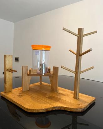 Dispenser in legno con porta tazze e cucchiaini