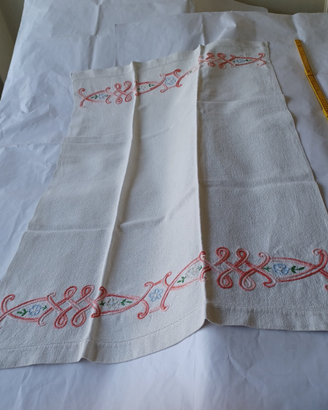 2 Asciugamani ricamati 100% lino nuovi