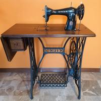 Macchina da cucire antica