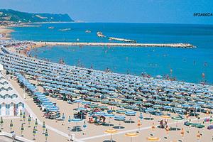 Fano nel centro della zona turistica lido porto
