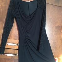 Abito elegante nero con maniche in pizzo tg M