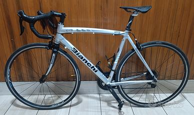 Bianchi Via Nirone 7 Shimano 105 11v