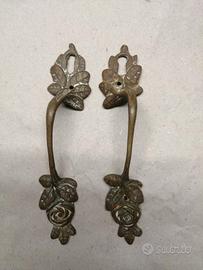 Coppia maniglie antiche in bronzo