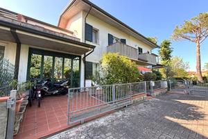 VILLA A SCHIERA A CESENATICO